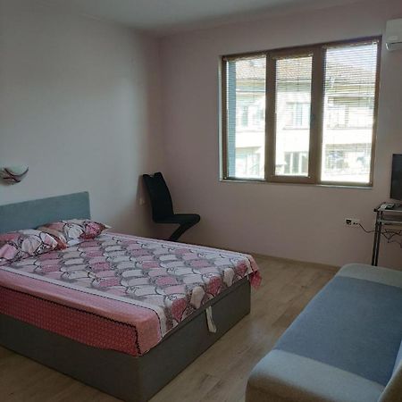 Liliya Apartment Pleven Buitenkant foto