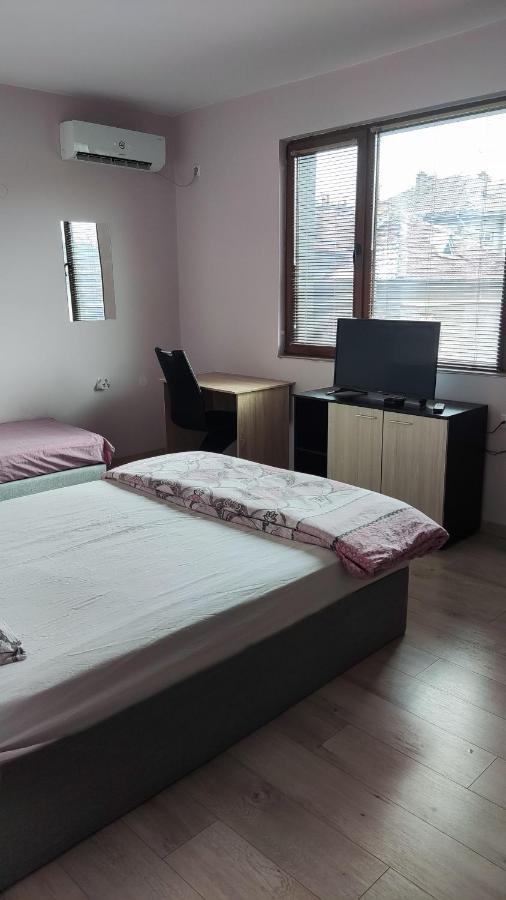 Liliya Apartment Pleven Buitenkant foto