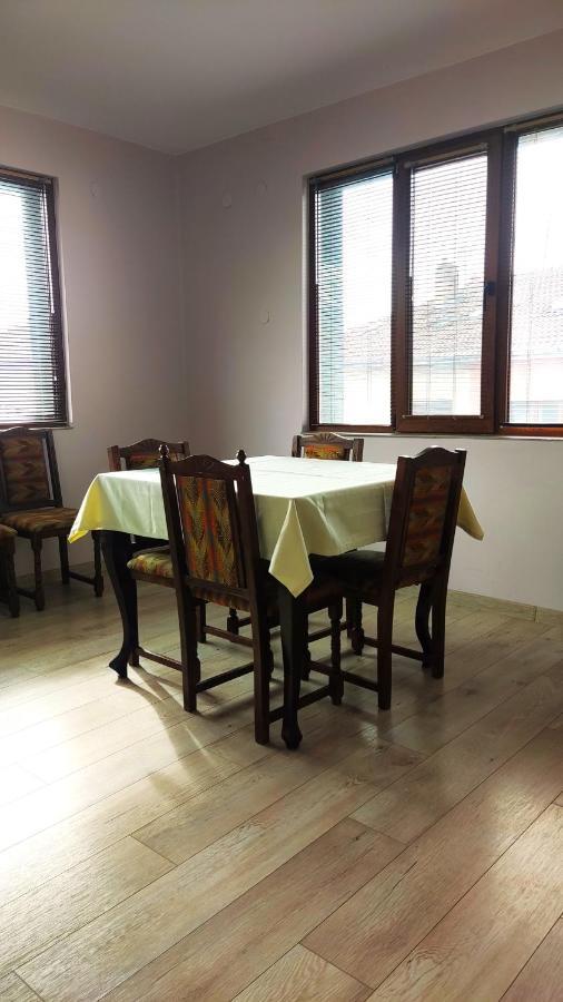 Liliya Apartment Pleven Buitenkant foto