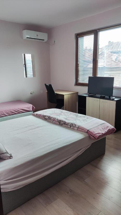 Liliya Apartment Pleven Buitenkant foto